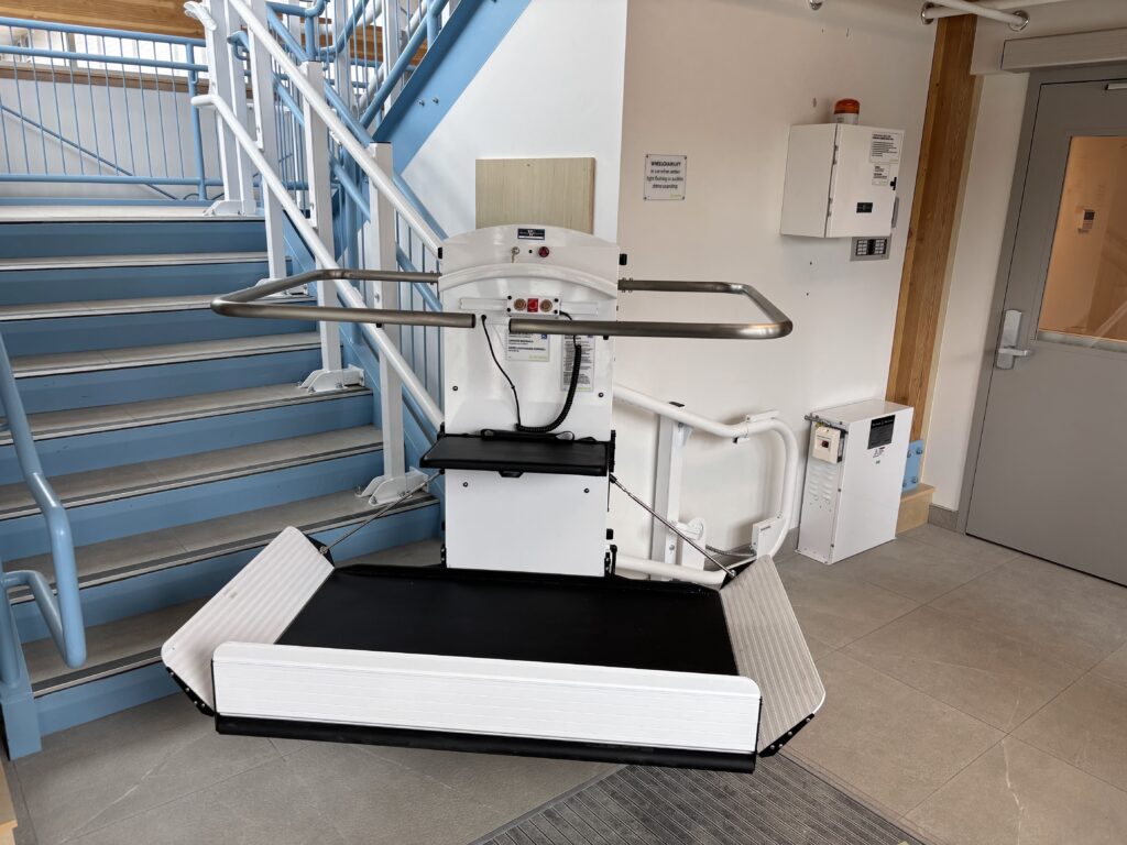 Savaria Pegasus IPL commercial platform lift